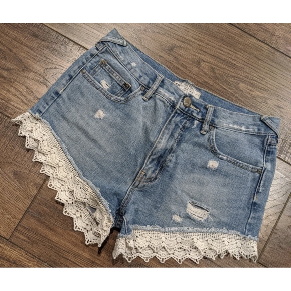 FREE PEOPLE Distressed Cutoff Shorts Sz 27 Denim Jean Embroidery Hem Medium Rise - Picture 12 of 12